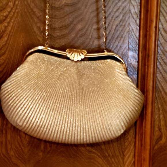 Gold Vintage Flapper Style Evening Clutch - Picture 4 of 6